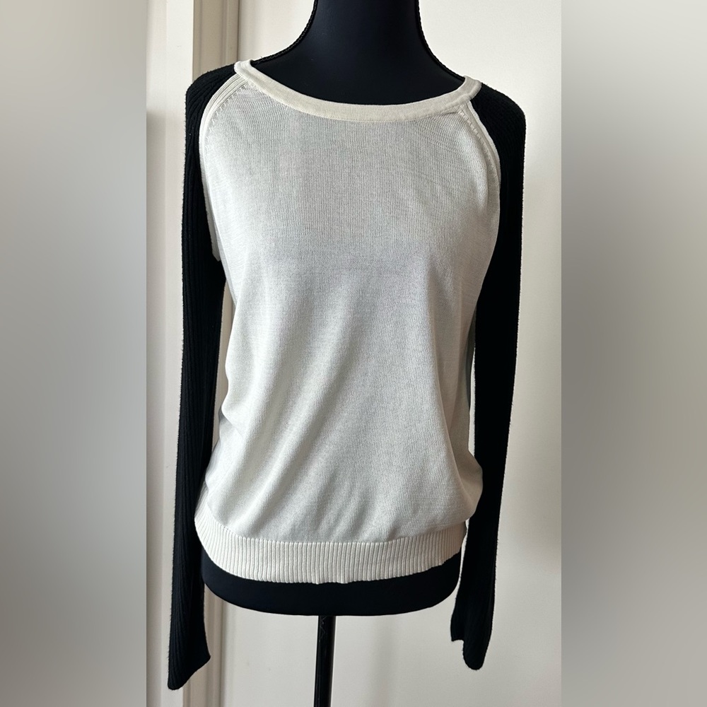 Rag & Bone Colorblock Lightweight Sweater in Cream/Black. Size S - Picture 6 of 13